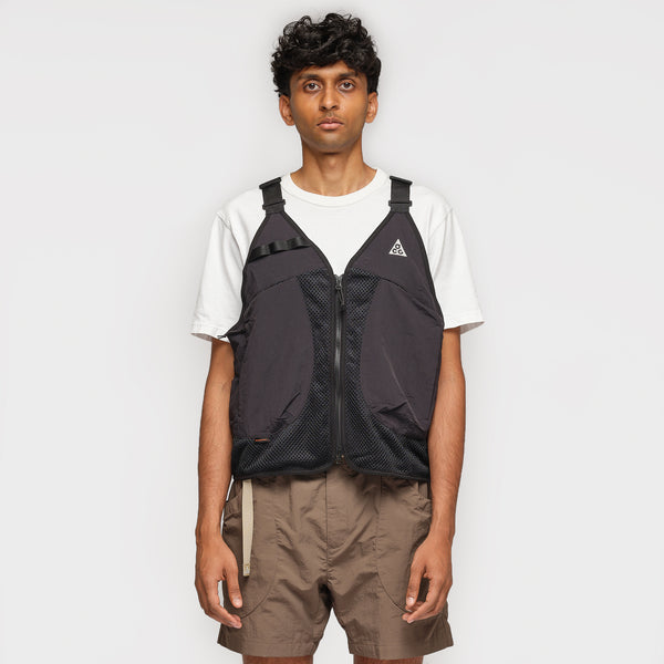 ACG Dolomiti Vest in Black/Summit White