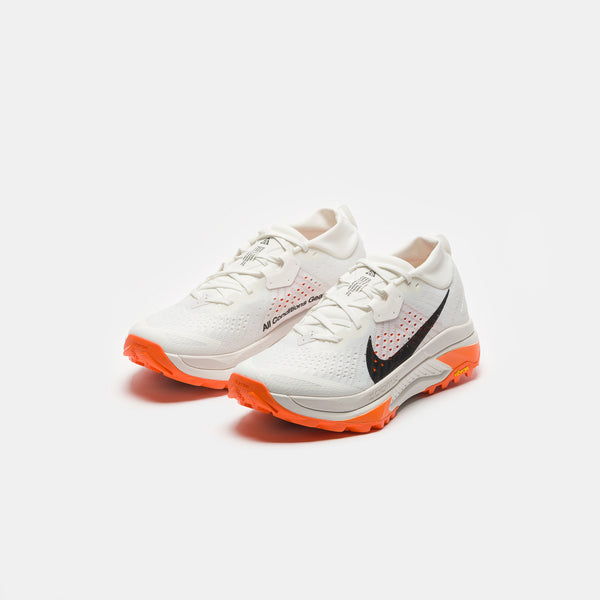 ACG Zegama Sneaker in Summit White/Black/Phantom/Safety Orange