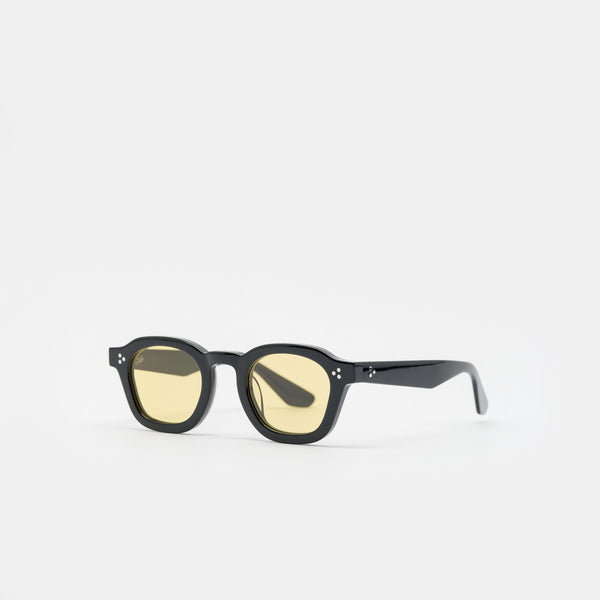 AKILA LOGOS サングラス　ブラック/イエロー Akila - Logos Sunglasses in Black/Yellow