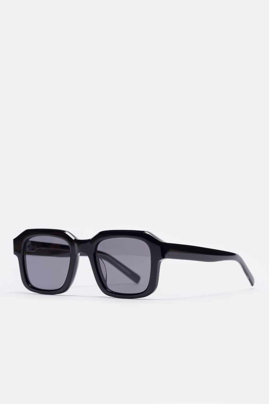 Akila Vera Sunglasses in Black/Black - Notre