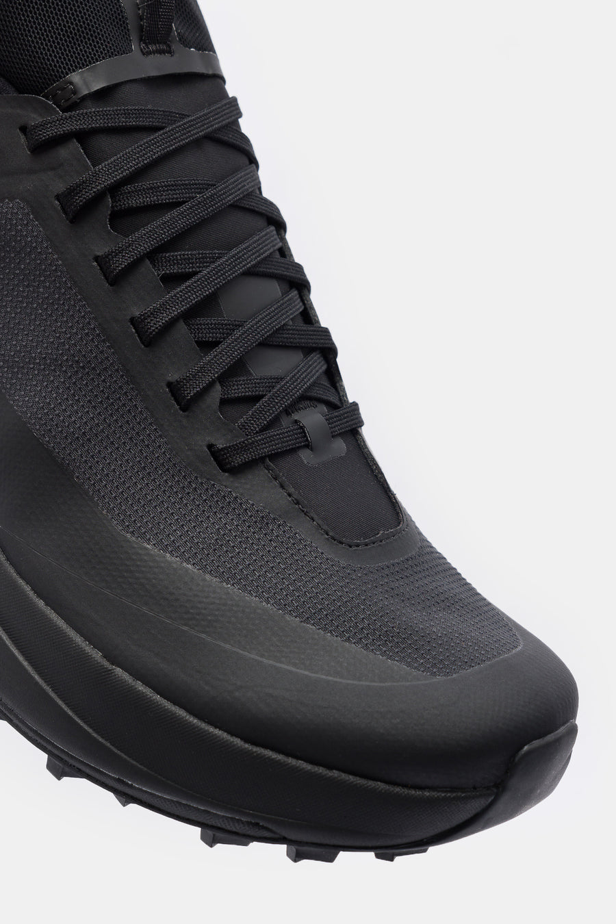 Arc'teryx Sylan Gore-Tex Sneaker in Black/Black - Notre