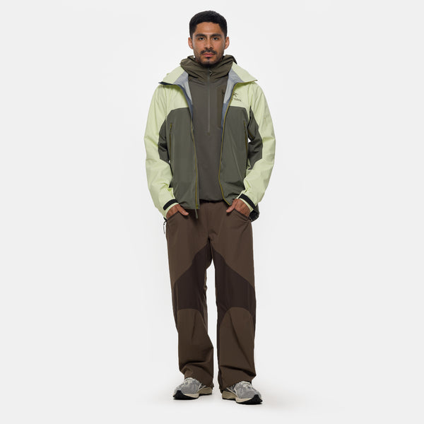 Beta AR Jacket in Ray/Forage - Arc'Teryx