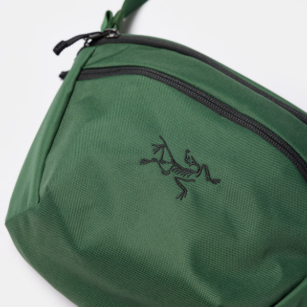 Mantis 2 Waist Pack in Eden/Black - Arc'Teryx Mantis 2 Waist Pack in Eden/Black - Arc'Teryx