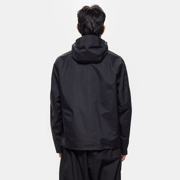 Arris Jacket in Black