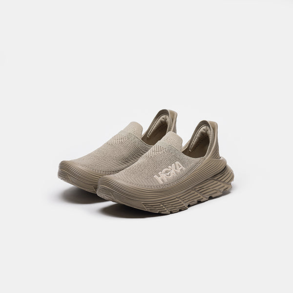 人気 ☆HOKA ONEONE☆ HOKA RESTORE TC DUNE OXFORD TAN HOKA Unisex Restore TC Dune/Oxford Tan Recovery Shoes - Free