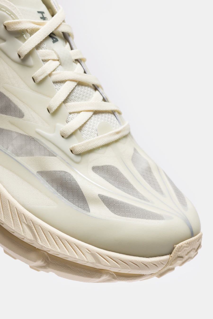 HOKA Mafate Speed 4 Lite Sneaker in Truffle Salt/Vintage Yellow - Notre