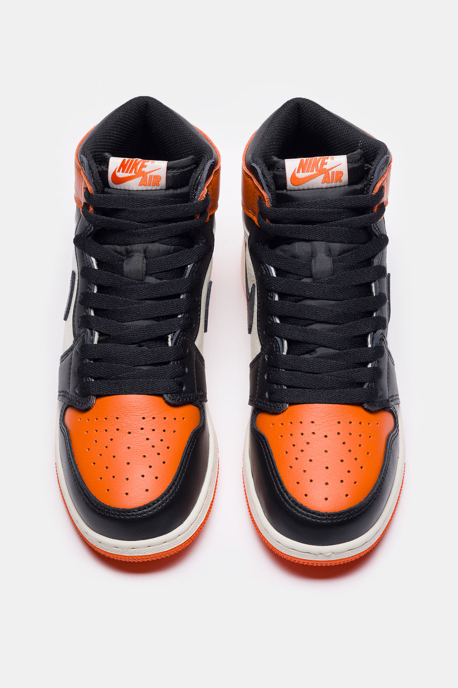 Jordan Jordan 1 Retro High OG Grade School Sneaker in Black/Black/Sail/Starfish - Notre