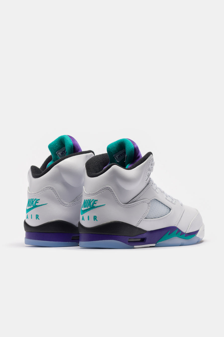 Jordan Air Jordan 5 Retro Grade School Sneaker in White/New Emerald/Grape Ice/Black - Notre
