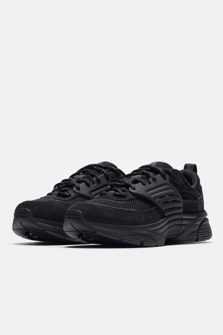 Jordan Trunner O/S Sneaker in Black/Black/Anthracite - Notre