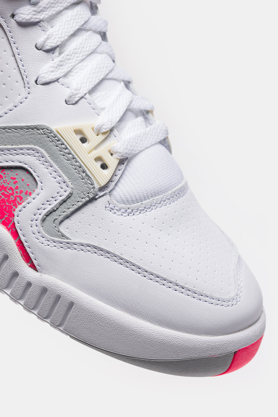 Nike Air Tech Challenge 2 Sneaker in White/Racer Pink/Light Smoke Grey - Notre
