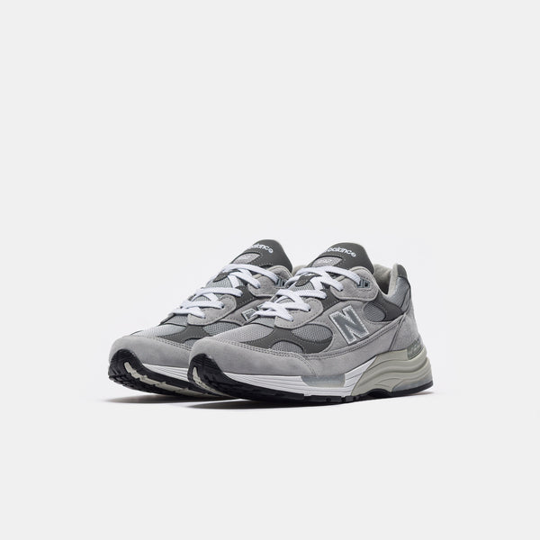Made in USA 992 Sneaker in Grey/Grey/Silver Metallic – New Balance