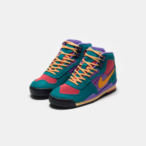 Air Baltoro SP Boot in Bright Spruce/Kumquat/Fruit Punch