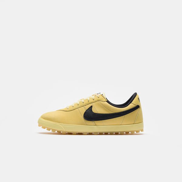 Astrograbber QS Sneaker in Soft Yellow/Black/Sail – Nike