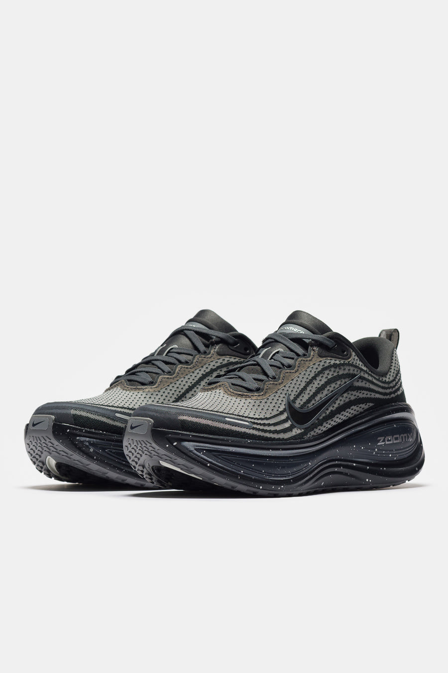 Nike Vomero Plus Sneaker in Anthracite/Black/Dark Obsidian/Obsidian - Notre