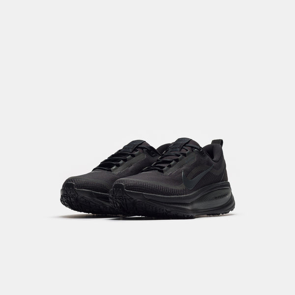 Vomero 18 Gore-Tex Sneaker in Black/Anthracite