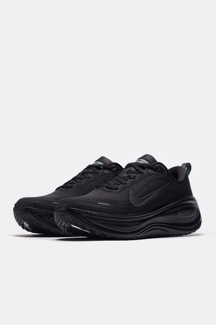 Nike Vomero Plus Sneaker in Black/Dark Smoke Grey/Metallic Dark Grey - Notre
