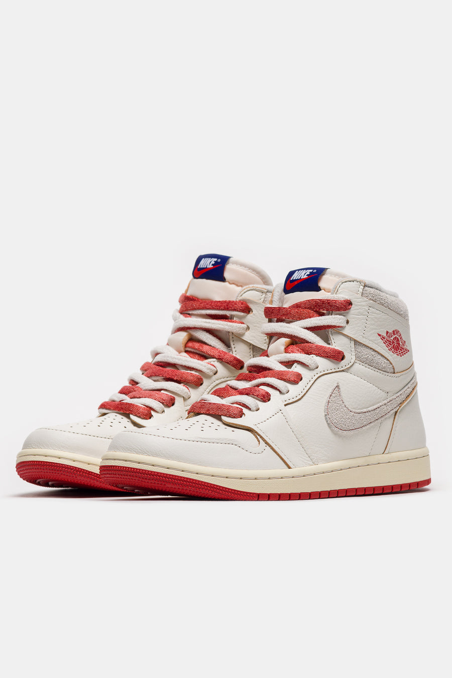 Jordan Air Jordan 1 High OG Sneaker in Sail/Cinnabar/Light Bone - Notre