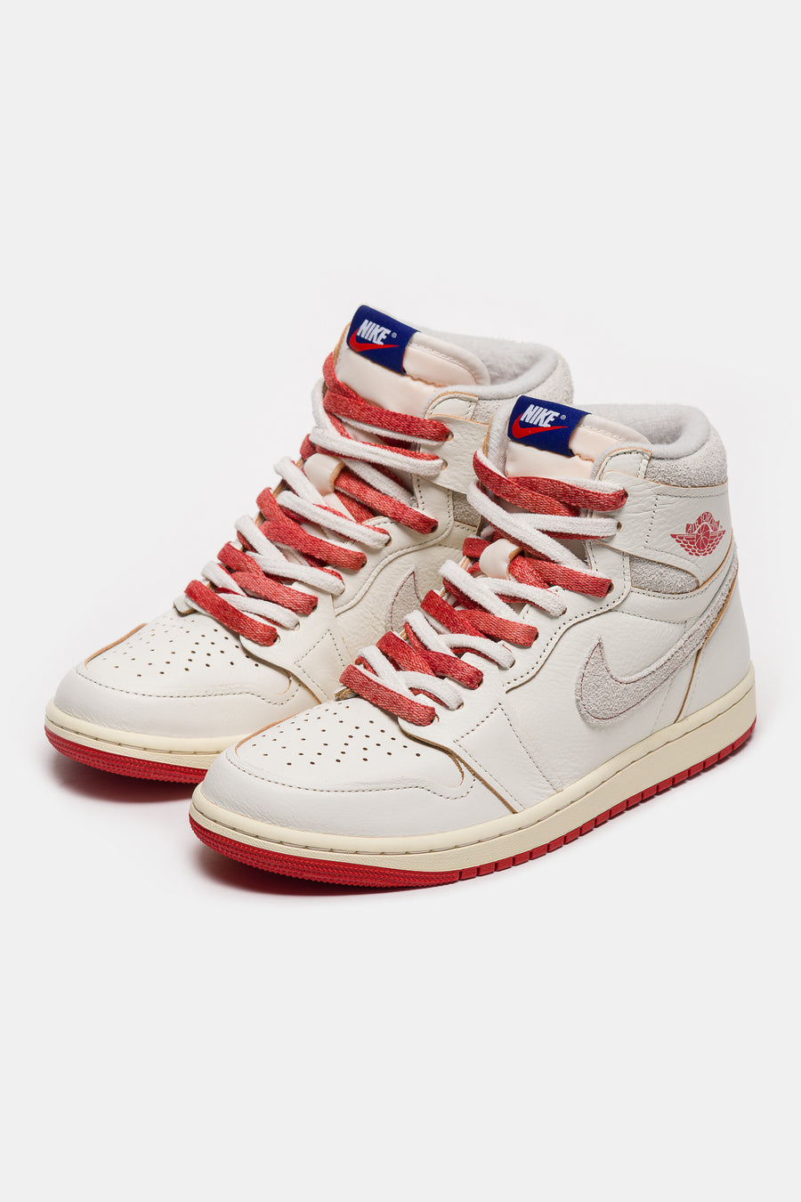 Jordan Air Jordan 1 High OG Sneaker in Sail/Cinnabar/Light Bone - Notre