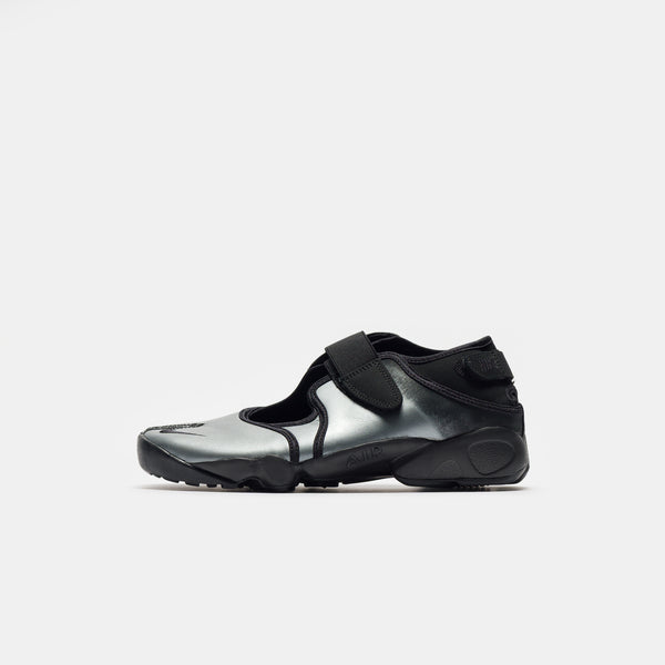 Air Rift Leather Sneaker in Metallic Silver/Black Air Rift Leather Sneaker in Metallic Silver/Black