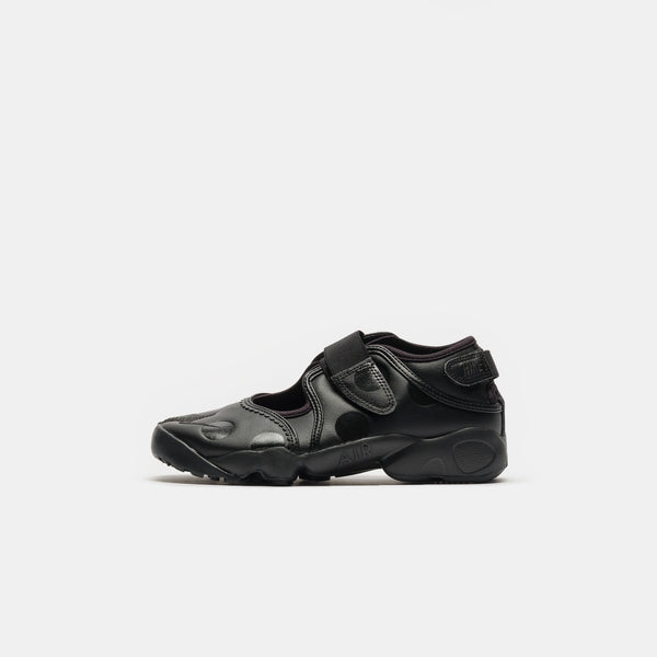 Air Rift Polka Dot Sneaker in Black/Black/Black - Nike