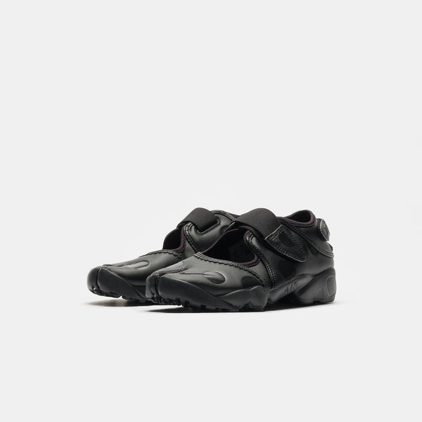 Air Rift Polka Dot Sneaker in Black/Black/Black - Nike