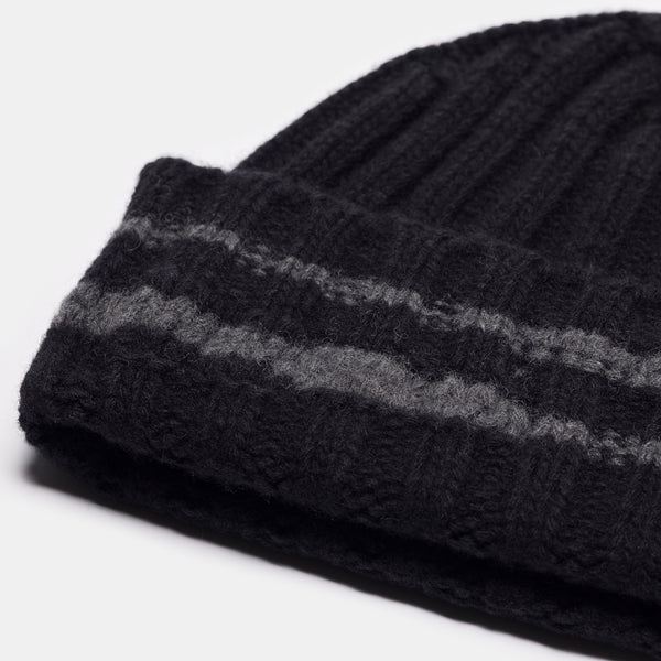 Court Beanie in Black