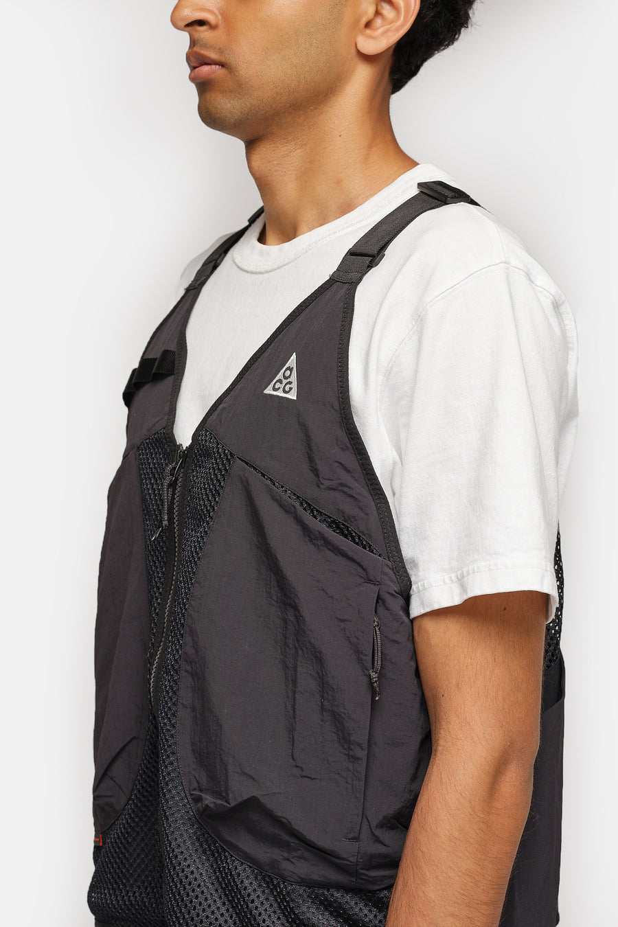Nike ACG Dolomiti Vest in Black/Summit White - Notre