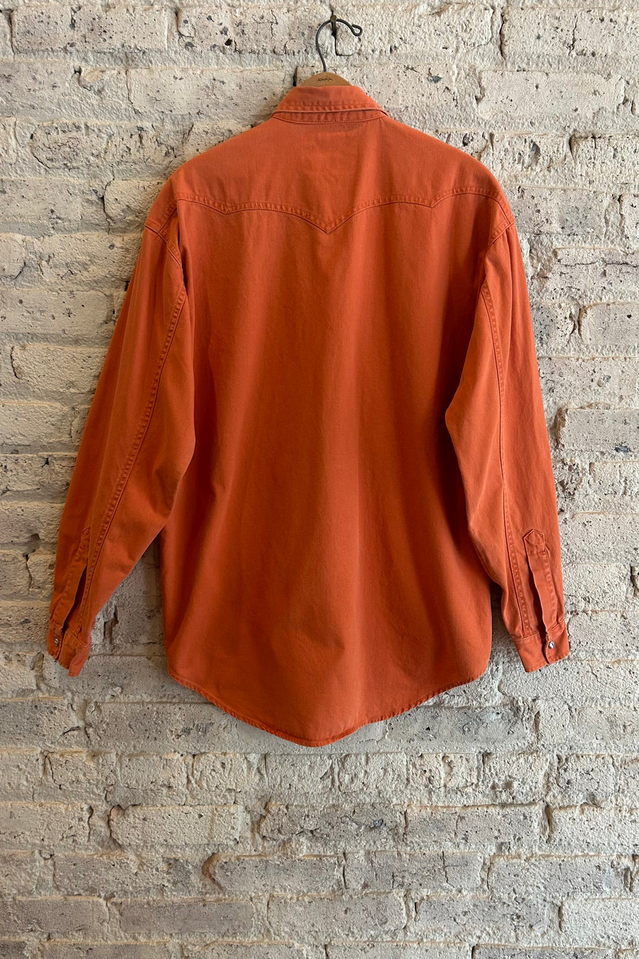 Wesley Supply Co 1980's Levi's Pearl Snap Western Shirt in Orange - Notre