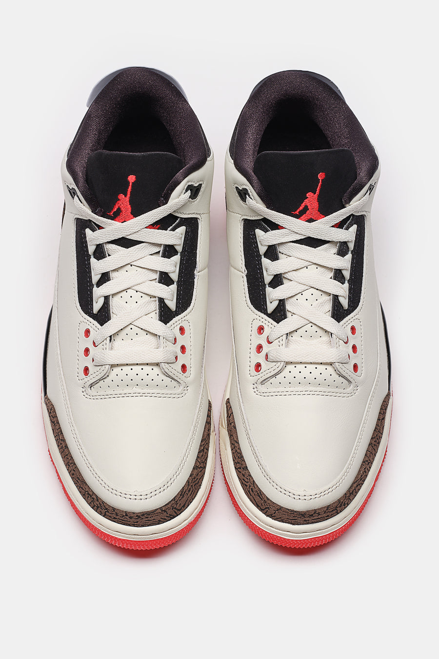 Jordan Air Jordan 3 Retro Sneaker in Sail/Black/University Red/Pale Ivory - Notre
