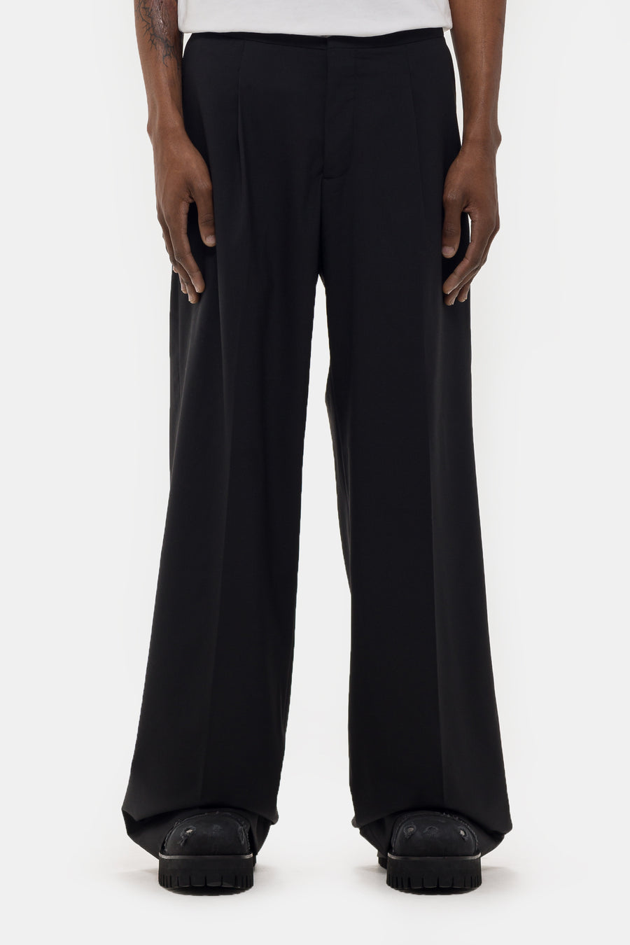 032C 032C Office Attire Wide Leg Suit Pant in Black - Notre