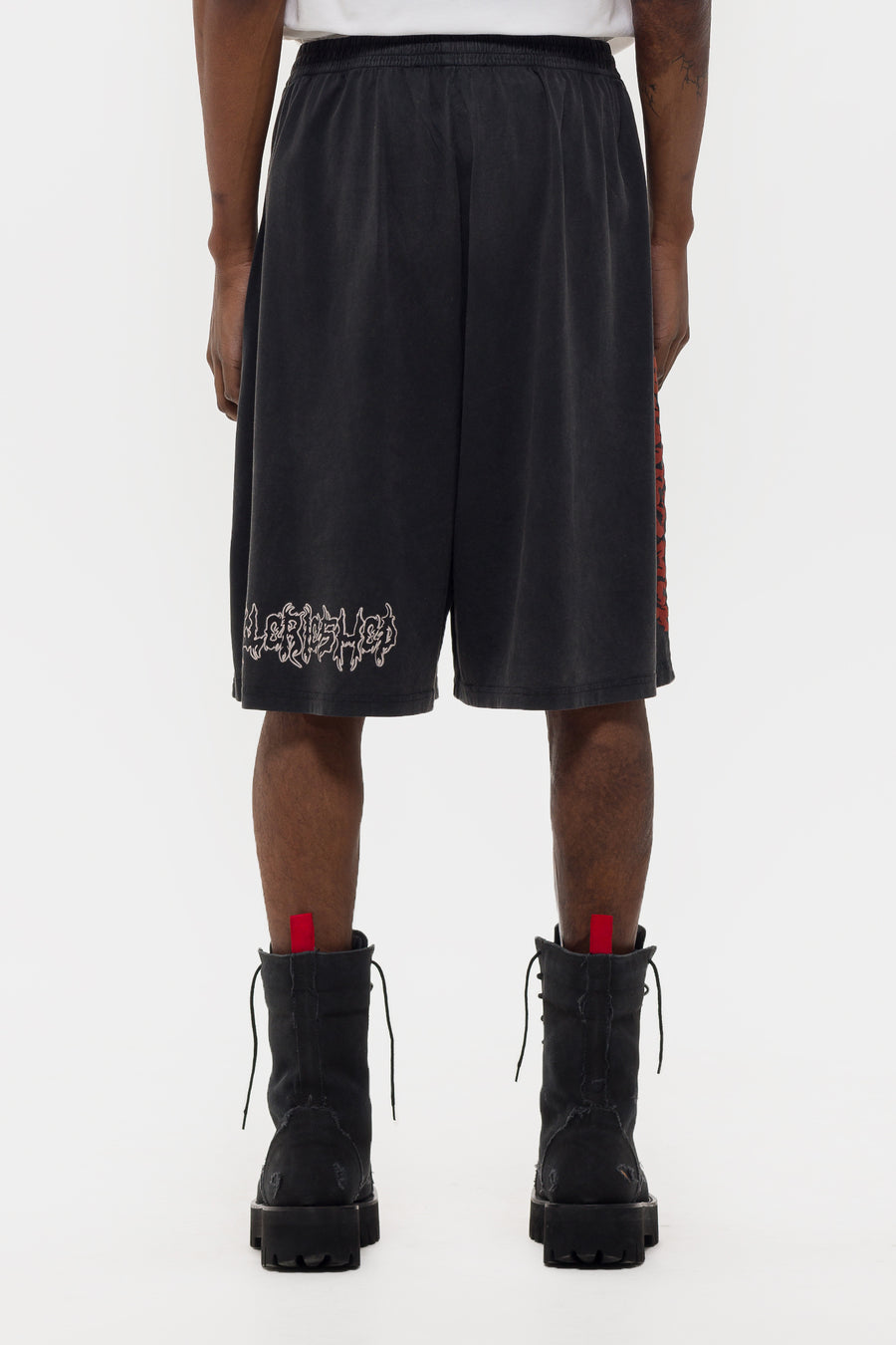 032C Telepresence Comfort Short in Faded Black - Notre