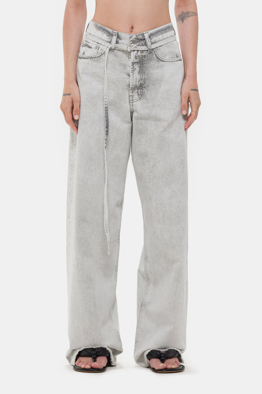 032C Down To Earth Wide Leg Jean in Washed Grey/White - Notre