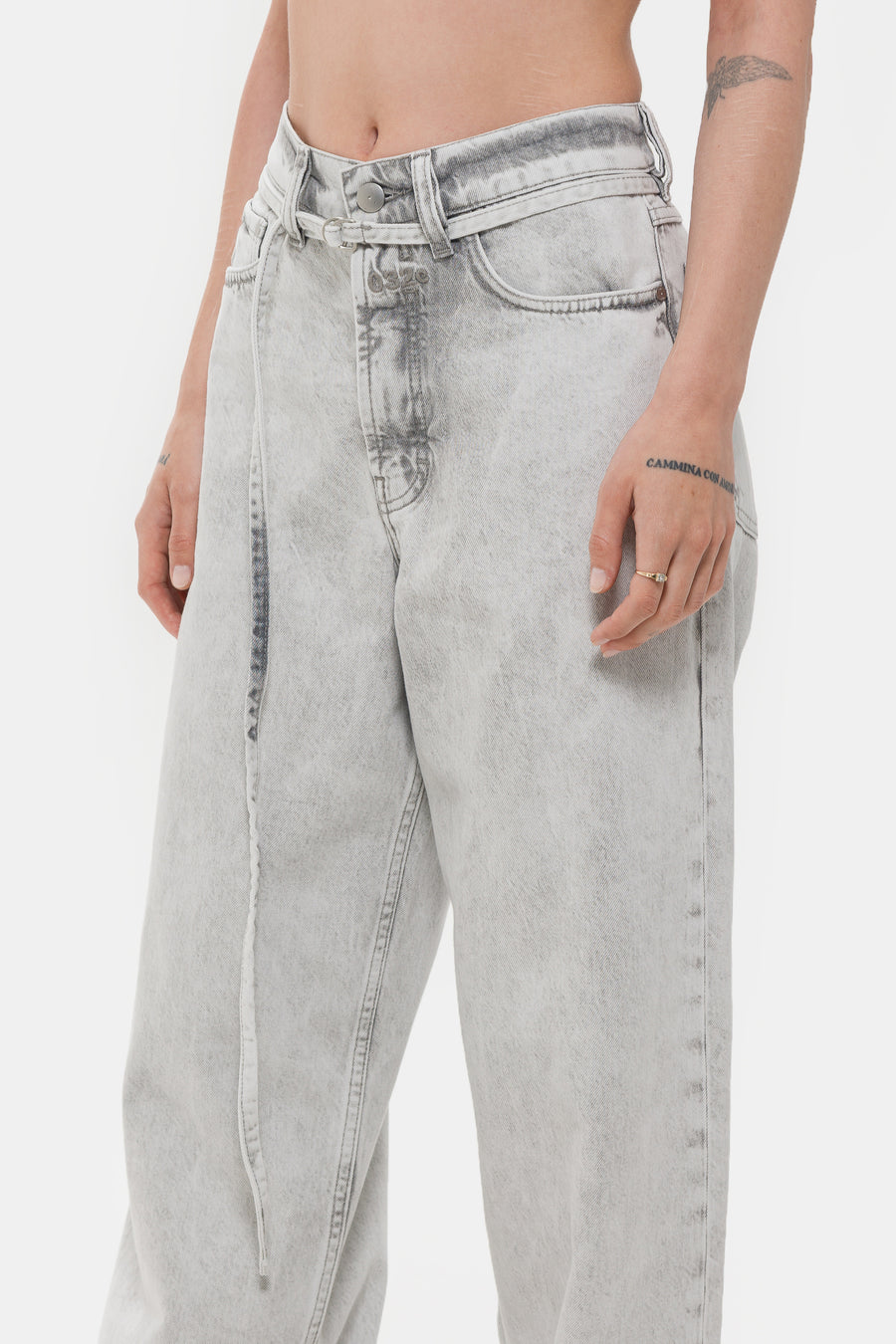 032C Down To Earth Wide Leg Jean in Washed Grey/White - Notre