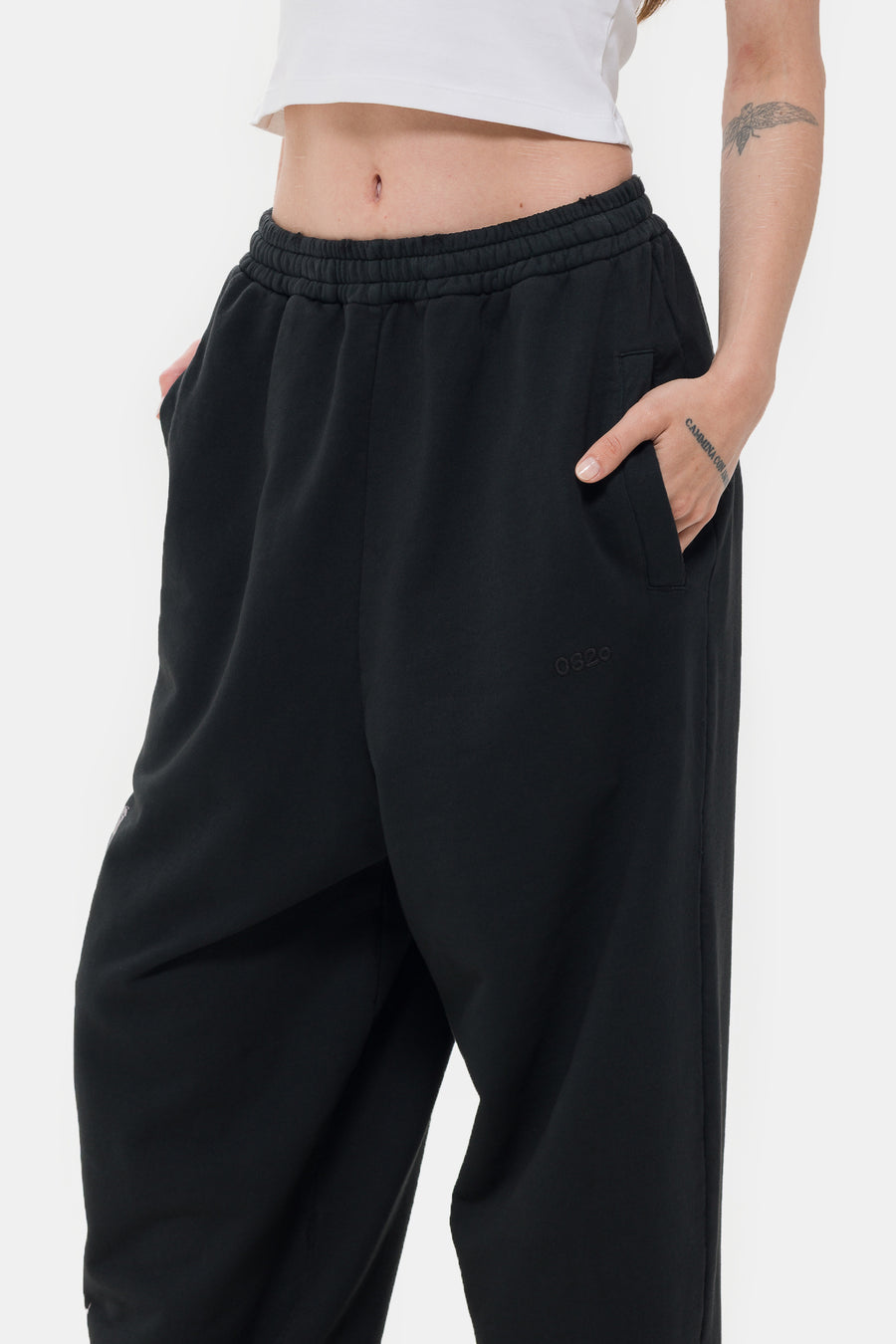 032C Outlaw Oversized Sweatpant in Faded Black - Notre