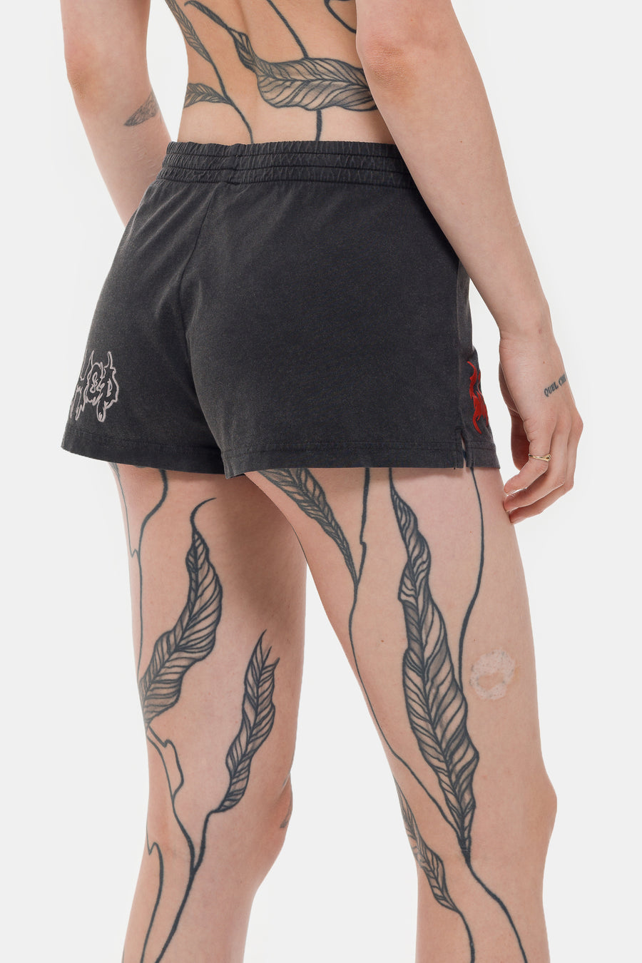 032C Telepresence Comfort Short in Faded Black - Notre