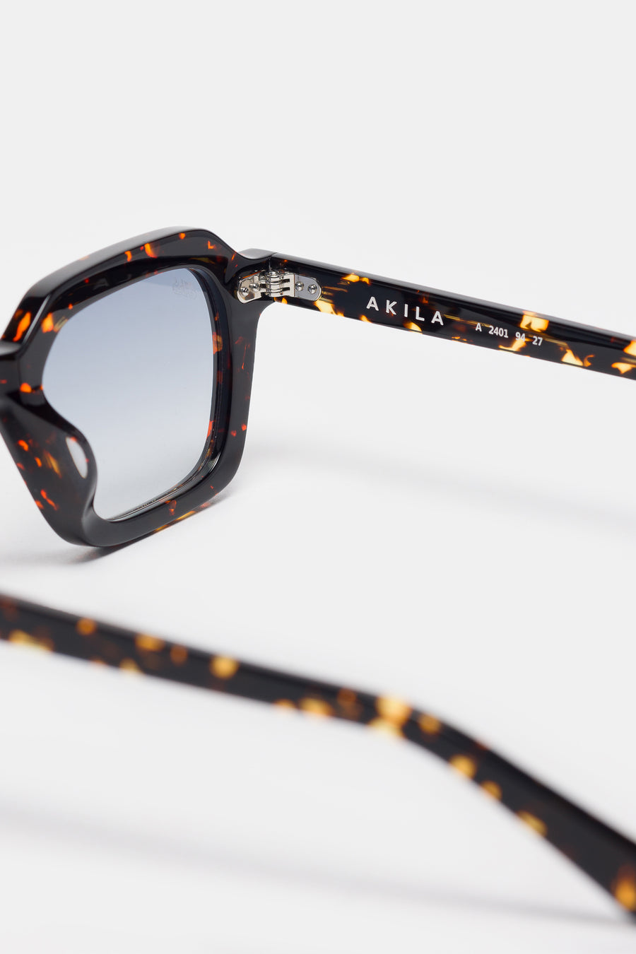 Akila Era Sunglasses in Tokyo Tortoise/Blue Gradient - Notre