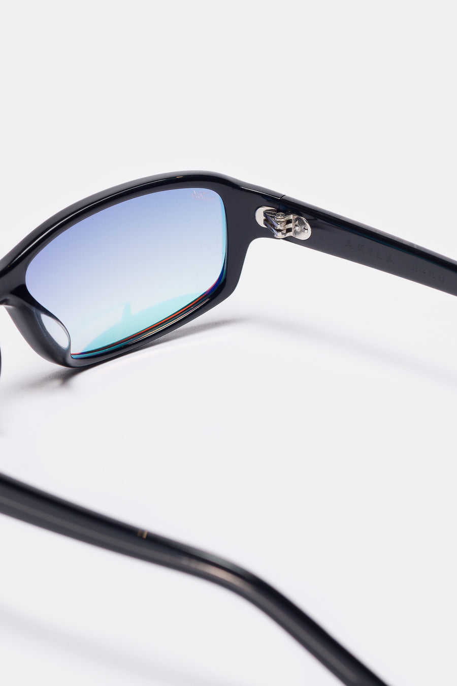 Akila Jet Sunglasses in Black/Ruby Mirror - Notre