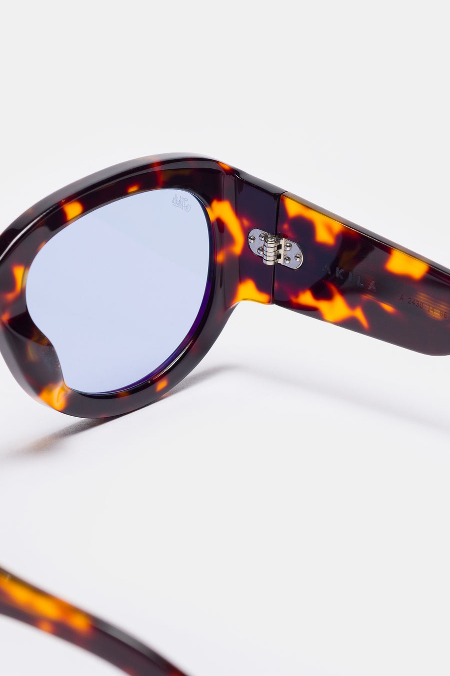Akila Tempo Sunglasses in Tortoise/Sky Blue - Notre
