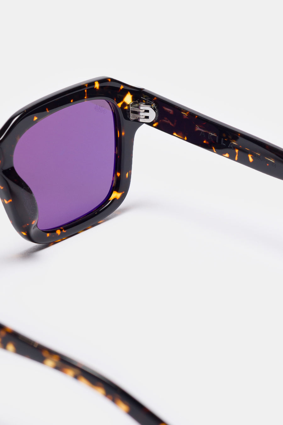 Akila Vera Sunglasses in Tokyo Tortoise/Purple - Notre