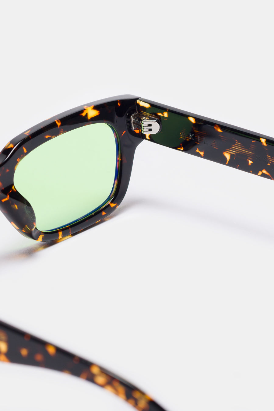 Akila Zed Sunglasses in Tokyo Tortoise/Apple Green - Notre