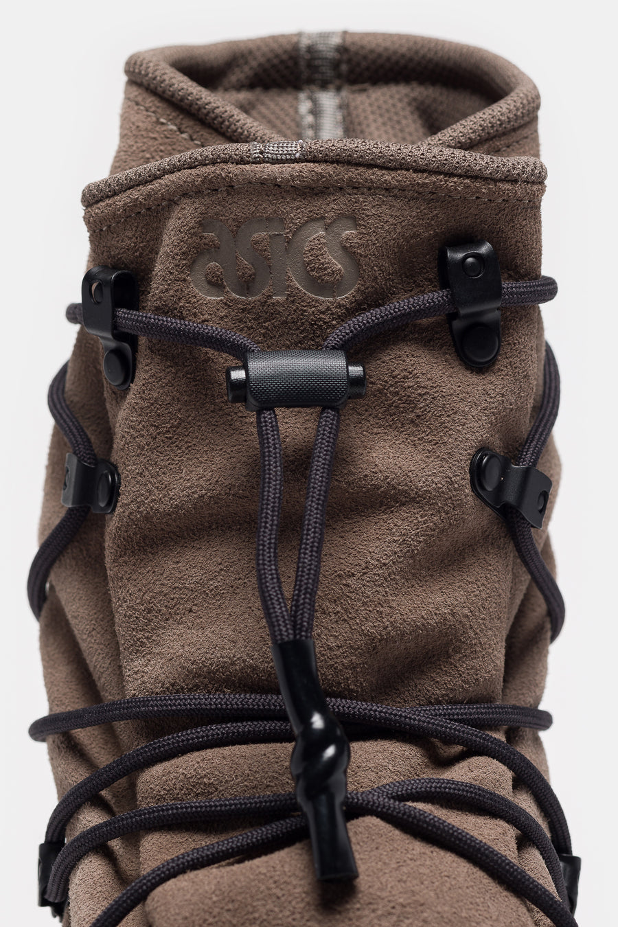 Nonnative Gel-Yetitokyo Hi Sneaker Boot in Walnut/Black