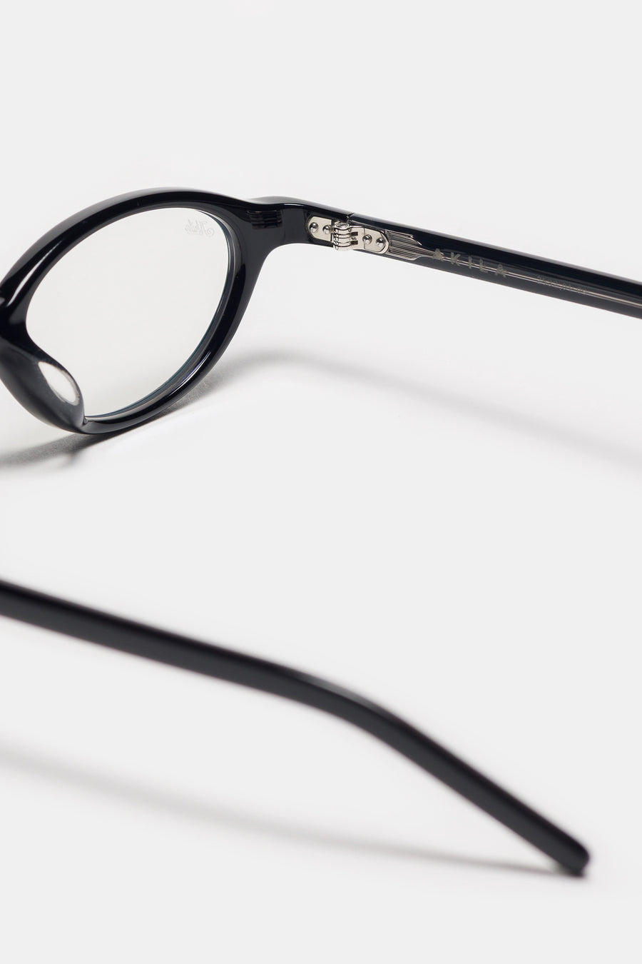 Akila Alien Glasses in Black - Notre