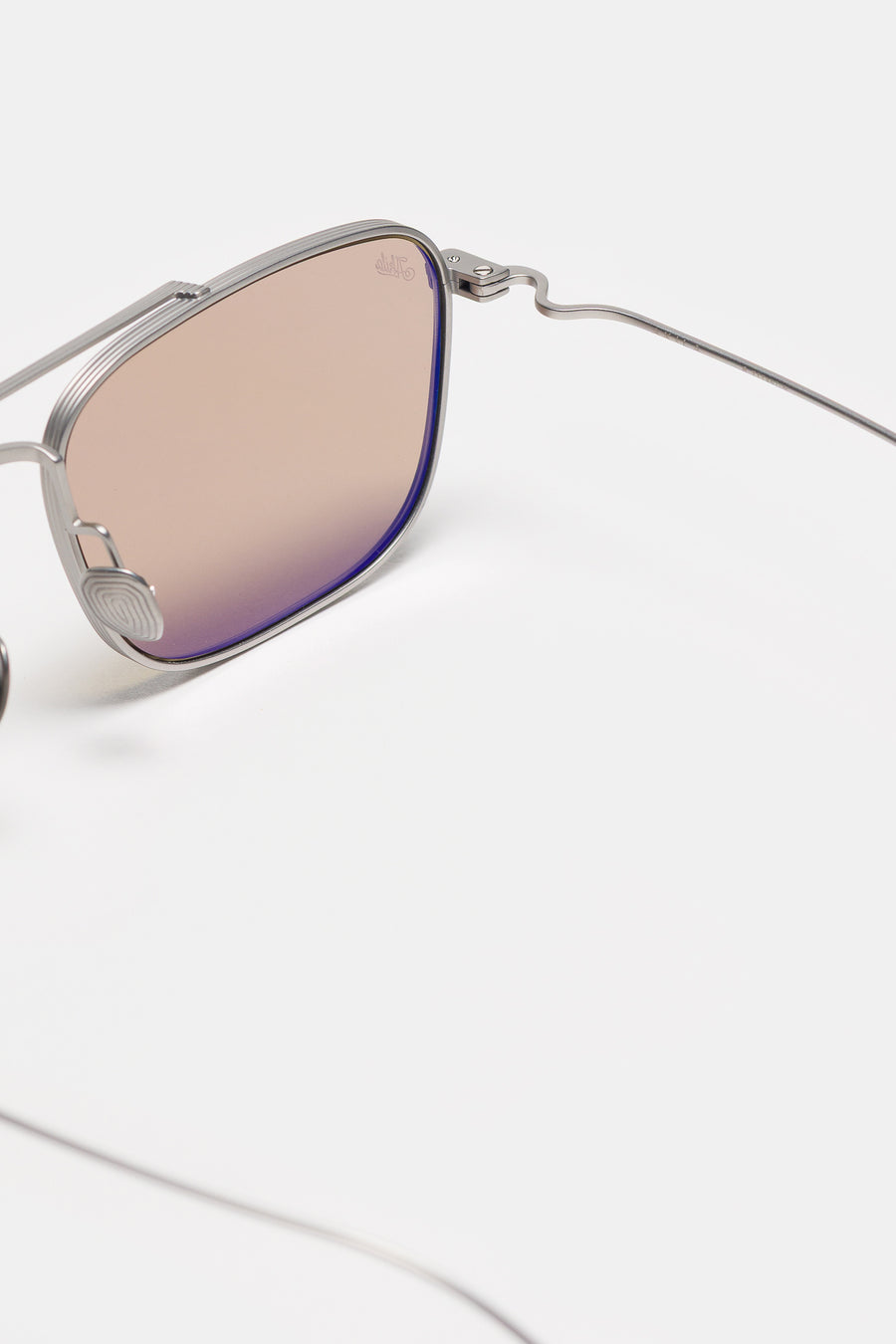 Akila Titan Sunglasses in Matte Silver/Light Brown - Notre