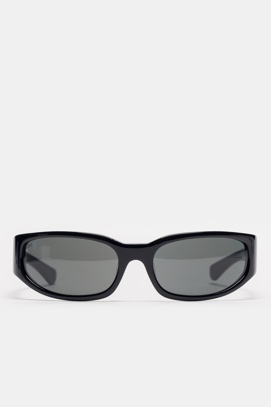 Akila Veil Sunglasses in Black/Black - Notre