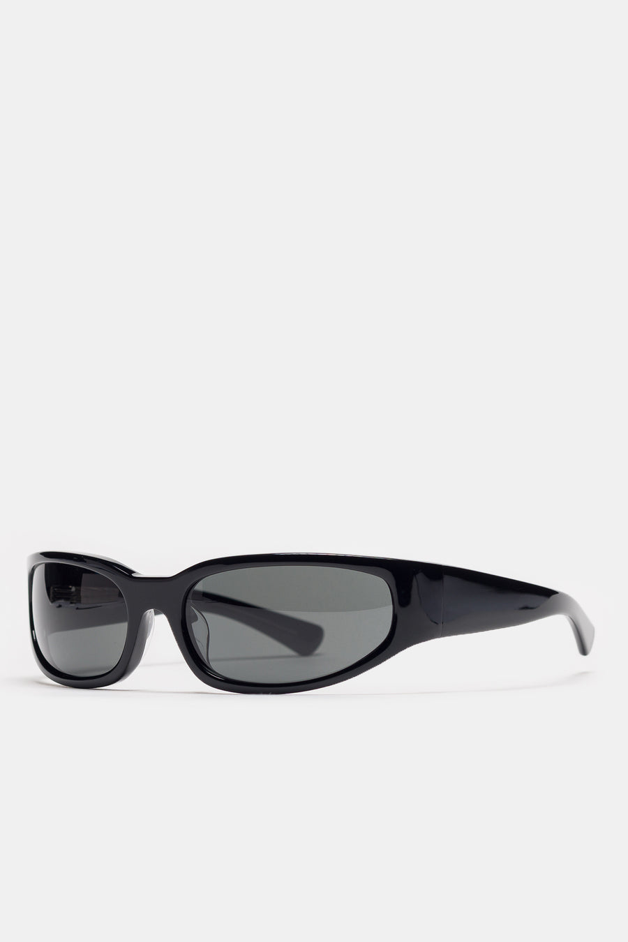 Akila Veil Sunglasses in Black/Black - Notre