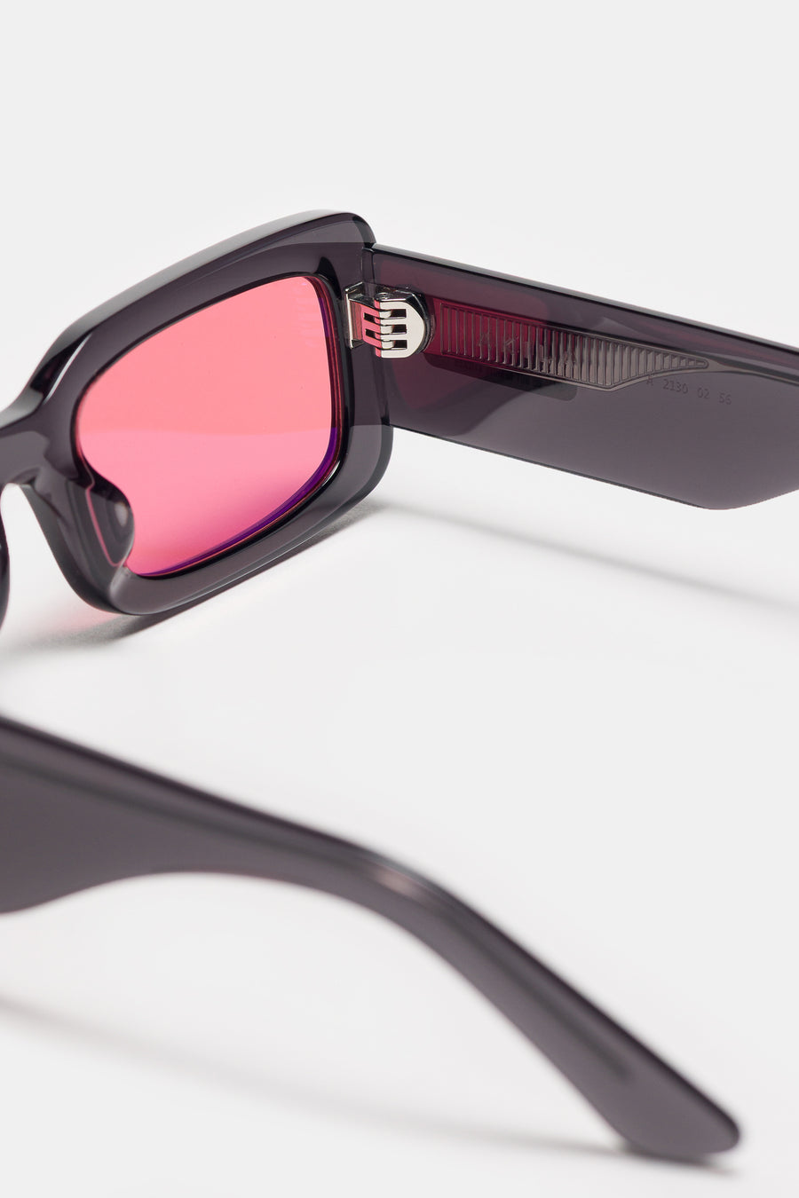 Akila Verve Sunglasses in Onyx/Rose - Notre