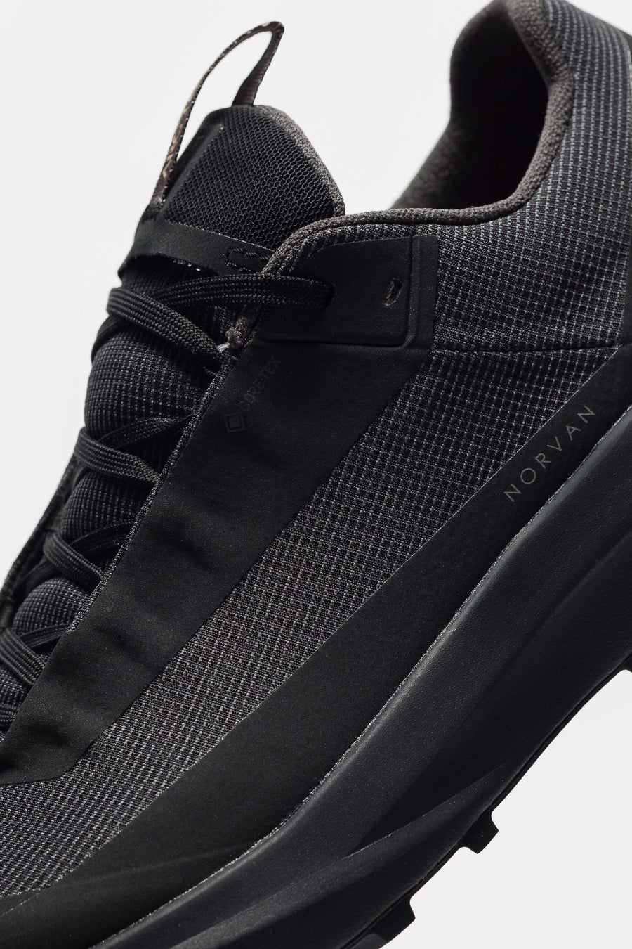 Arc'teryx Norvan LD 4 Gore-Tex Sneaker in Black/Black - Notre