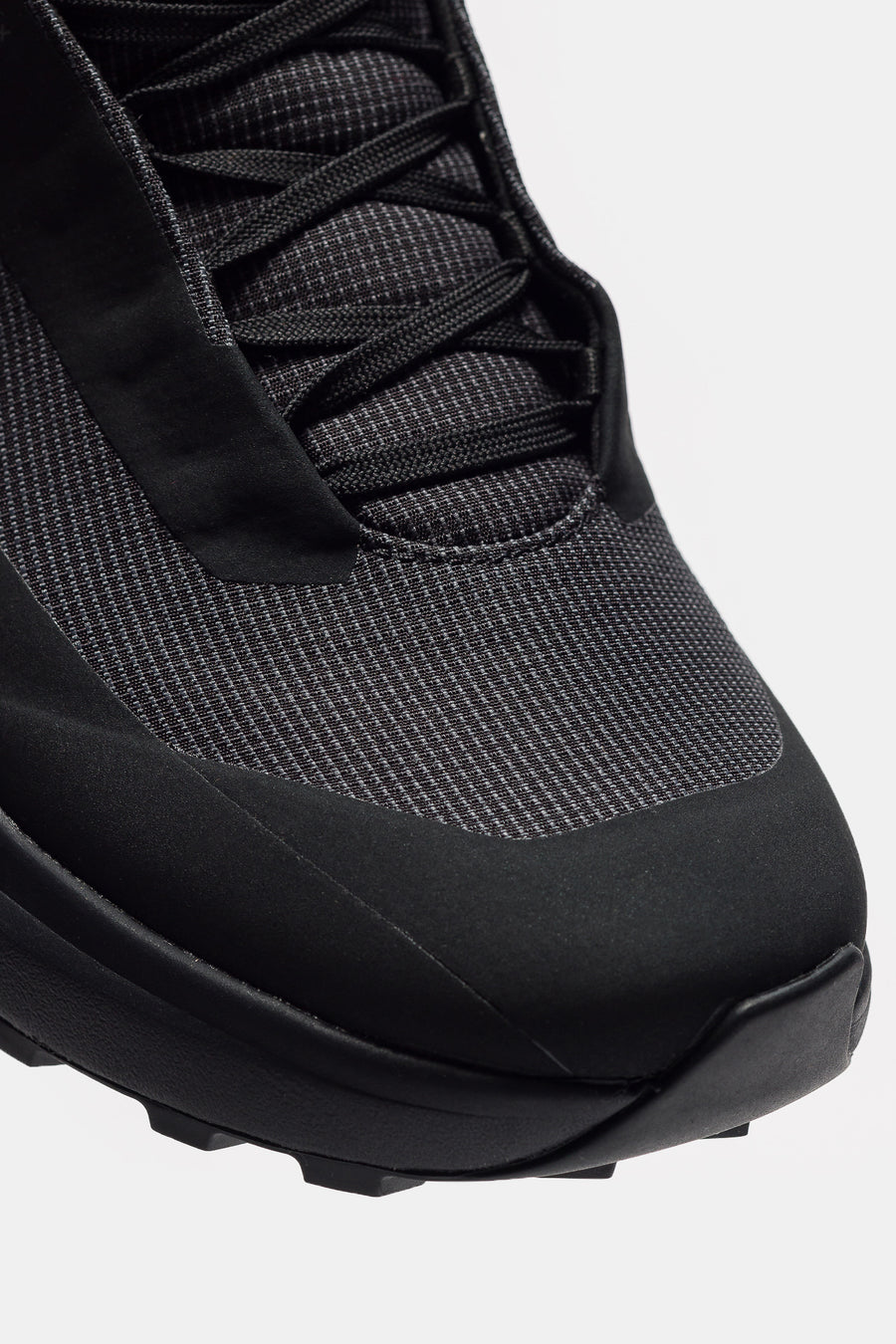 Arc'teryx Norvan LD 4 Gore-Tex Sneaker in Black/Black - Notre