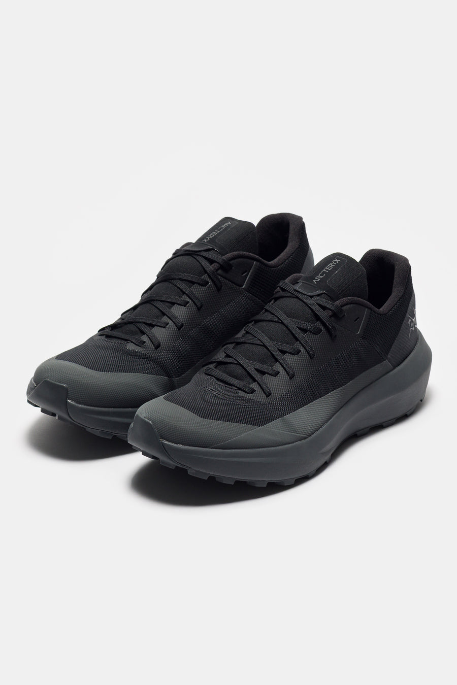 Arc'teryx Norvan LD 4 Sneaker in Black/Graphite - Notre