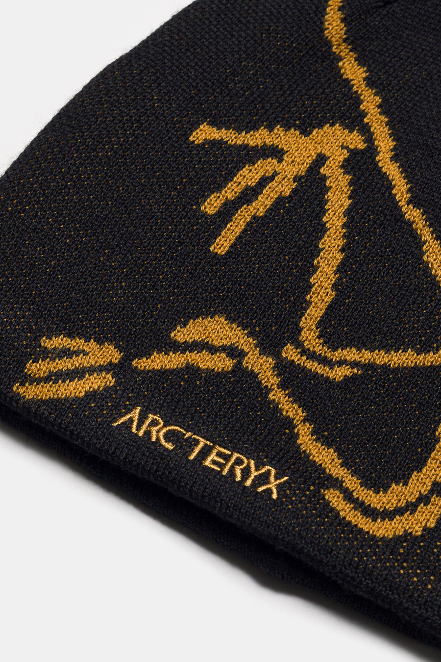 Bird Head Toque in 24K Black